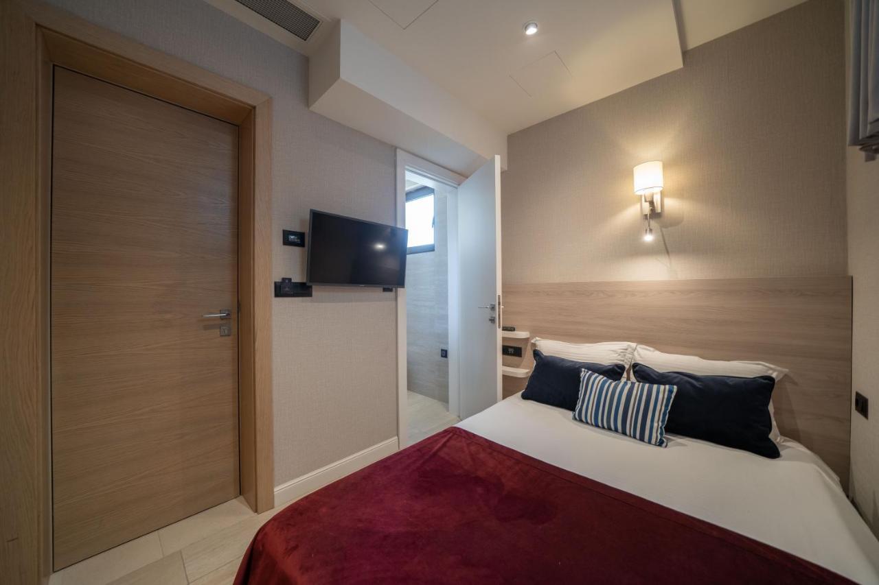 R Palazzo Hotel Kotor Kültér fotó